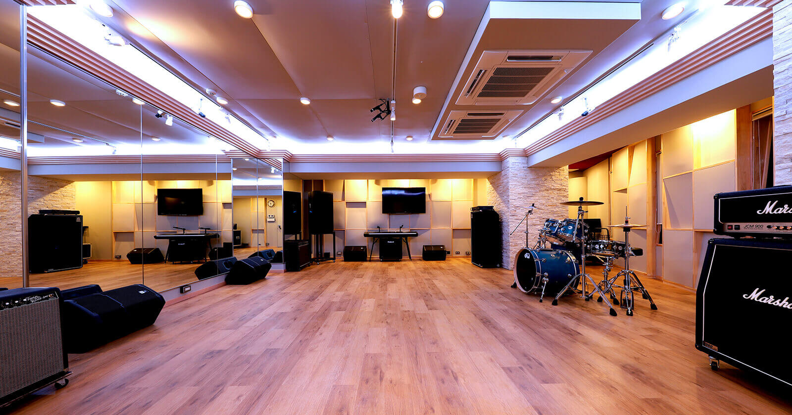 RENTAL STUDIO MAIN