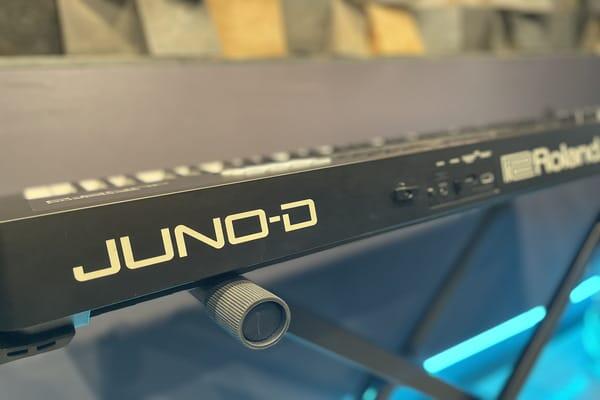 三軒茶屋店】Rolandの「JUNO-D6」を導入いたしました！【NOAH BOOK