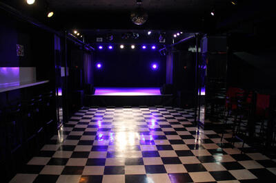 club_b-square.jpg