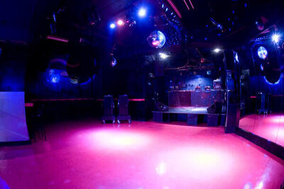 club_bed.jpg
