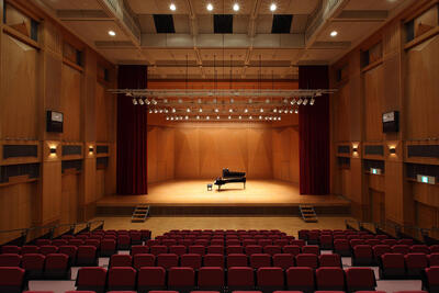 kanagawaarthall01.jpg