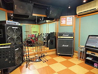 203st320A.jpg