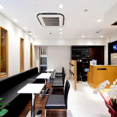 【Lobby】休憩時や練習後にリラックスしていただける空間となっています。