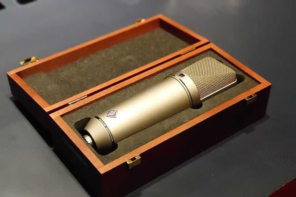 230213_ikebukuro_neumann_top.jpg