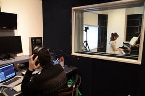 【ぶらあぼ記事】スタインウェイのフルコン常設のスタジオで録音